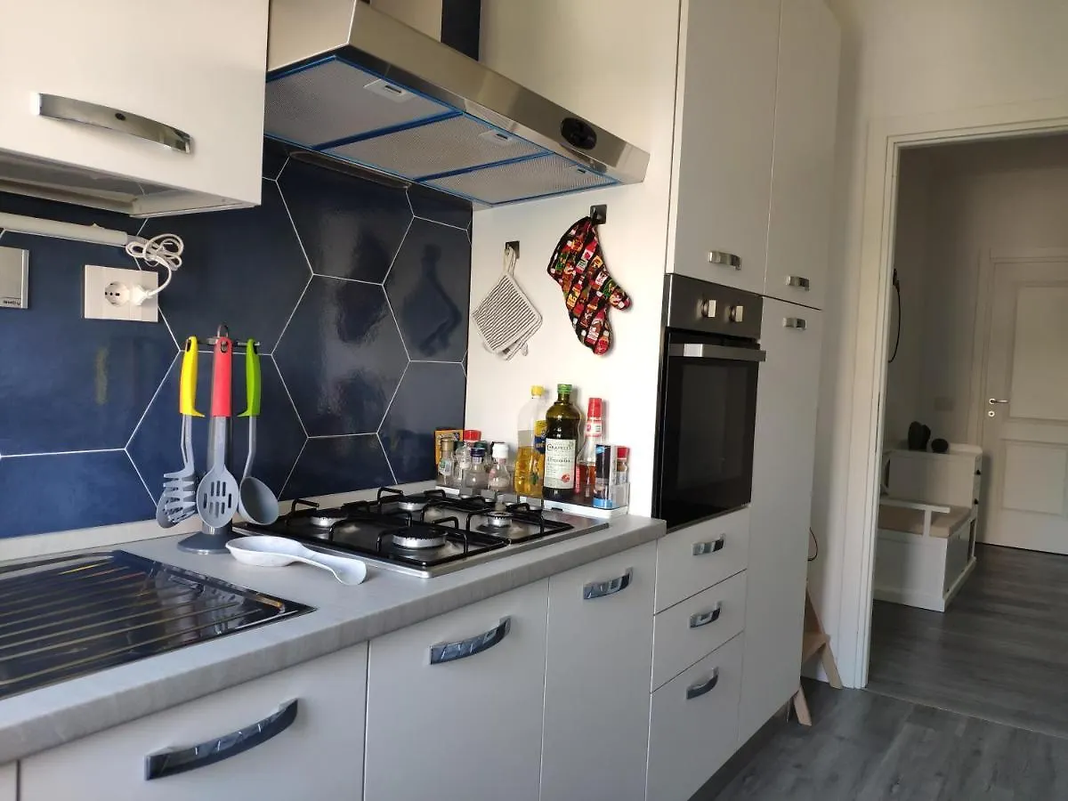 Apartament Casa Giustiniano - Metro San Paolo Rzym 0*,  Włochy